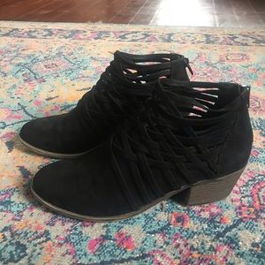 Ferglicious black strappy booties 🖤